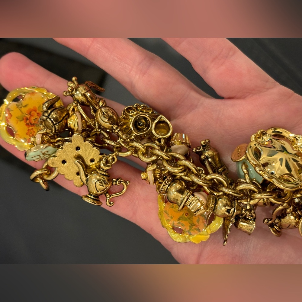 Disney x Tom Binns Alice in Wonderland Tea Party Charm Bracelet - Picture 9 of 10